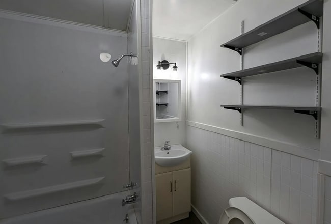Photo - Affordable 1BR/1BA Apartment – Pet Friendly with Shared Yard Unit 3