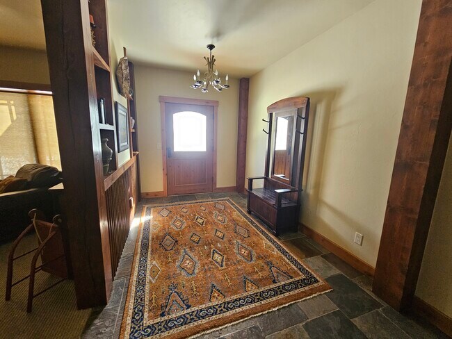 Photo - 161 Kings Ct