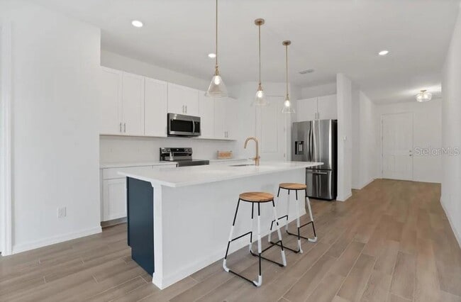 Photo - 2034 Derwent Dr