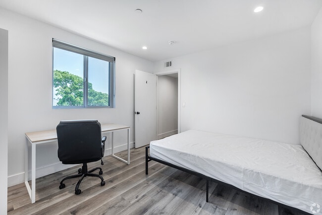 Photo - 1204 W 37th Dr