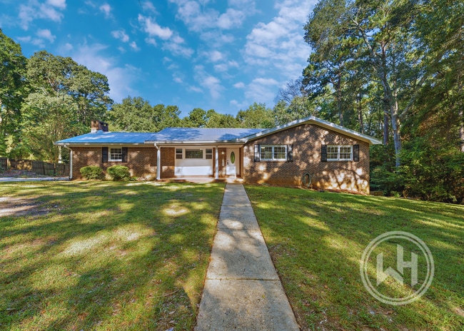 Photo - 105 Windcreek Ln