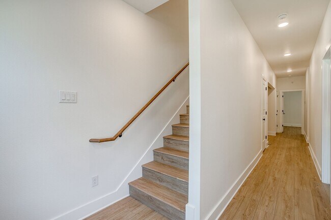 Photo - 2341 Benbrook Blvd Unit Full