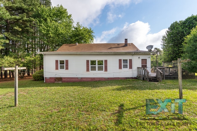 Photo - Spacious Country Home in Convenient La Crosse Location