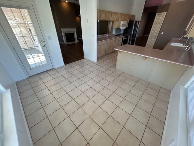 Photo - LIMITED TIME ONLY: MOVE IN SPECIAL,,,, STUNNING COUNTRY CLUB HOME – 3 BED / 2 BATH | GUARD-GATED ...