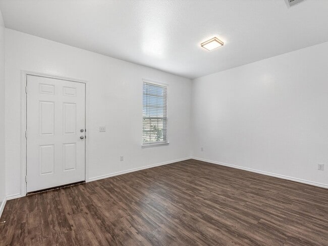 Photo - 2627 Summer Ln