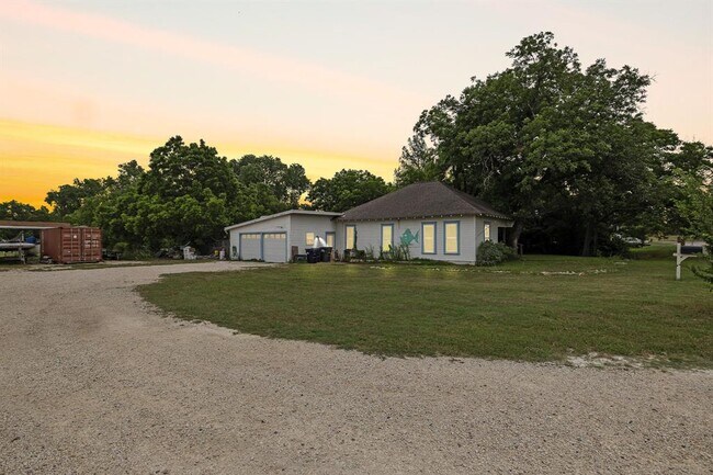 Photo - 103 E Willis St