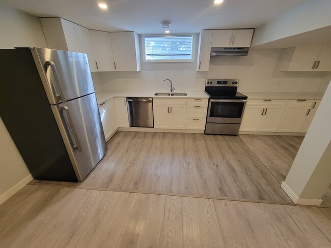 Photo - 8510-8152 152 St NW