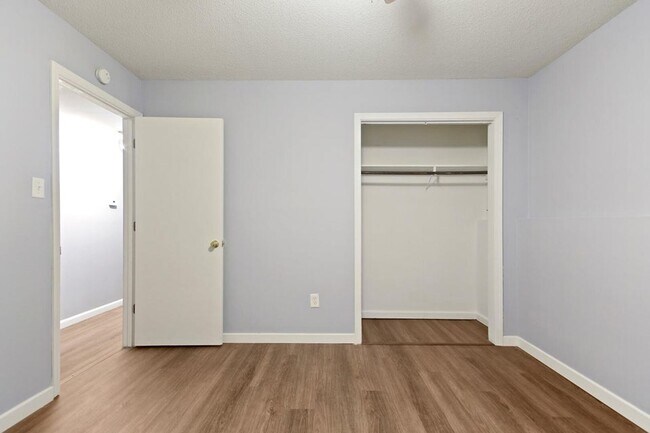 Photo - 3201 Elm Grove Dr Unit 3201 Elm Grove B