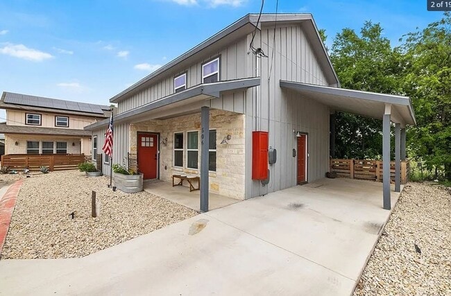 Photo - FOR LEASE!!