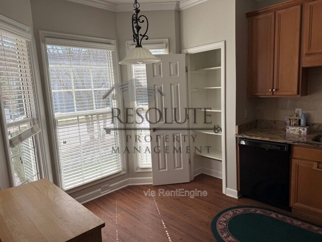 Photo - 303 Sugar Maple Ave