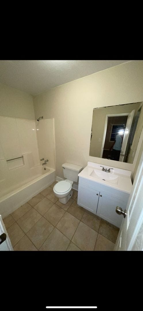 Photo - 220 20th St N