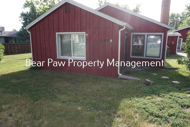 Building Photo - "Charming 3-Bedroom Retreat with 2 Baths in the Heart of Golden" Unit B