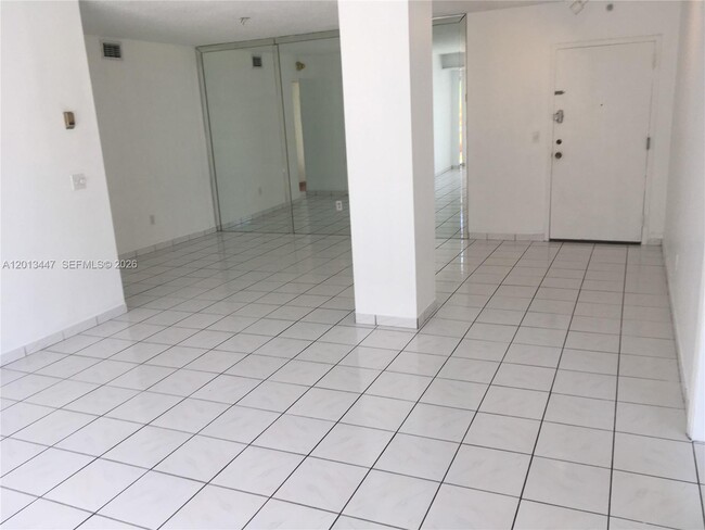 Photo - 77 Crandon Blvd Unit 2E