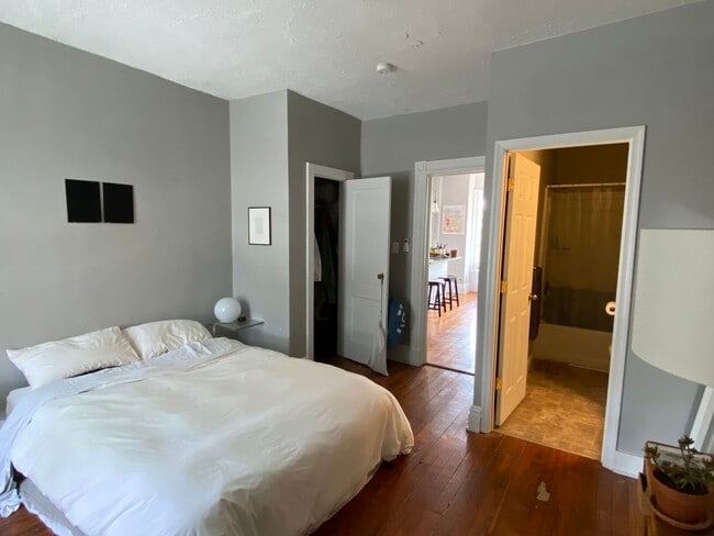 Photo - 1627 W Grace St Unit 3