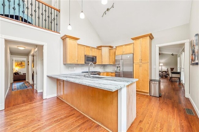 Building Photo - 235 Hillside Dr NW