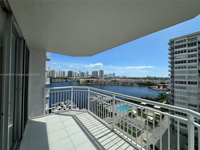 Photo - 18061 Biscayne Blvd Unidad 1203
