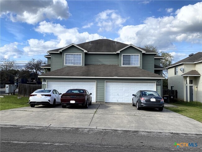 Building Photo - 103 Cedargrove