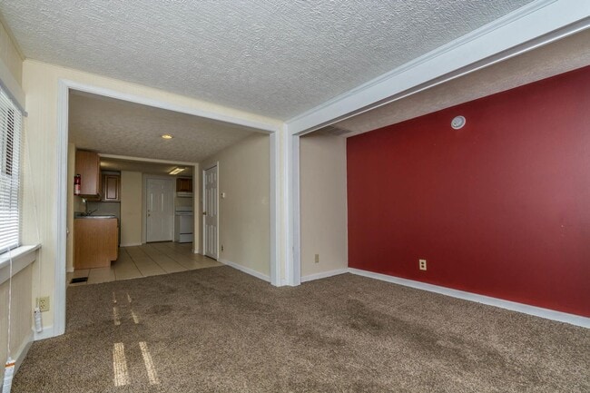 Photo - 115 E 16th St