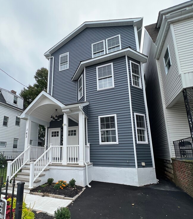 Building Photo - 163 N 9th St