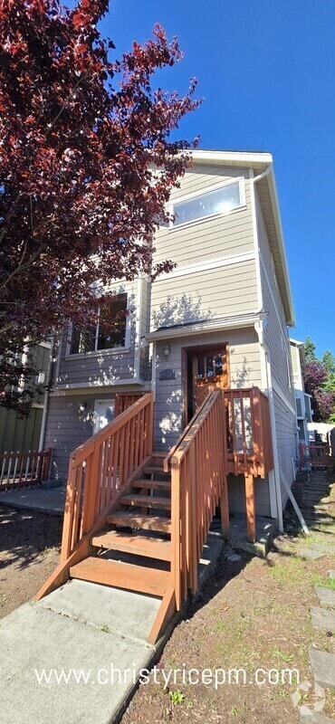 Building Photo - 10738 Whitman Ave N Rental