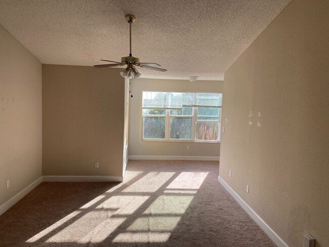 Photo - Venetian Place - 1736 Unidad 1736