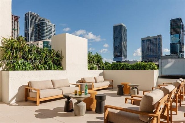 Photo - 225 N Miami Ave