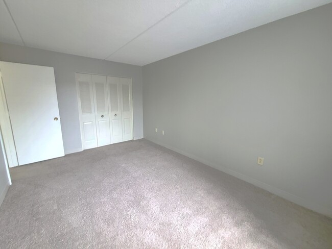 Photo - 65 North Point Dr Apartment Unit 302