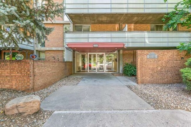 Building Photo - 2500 S York St Unit Harvard Park Condos