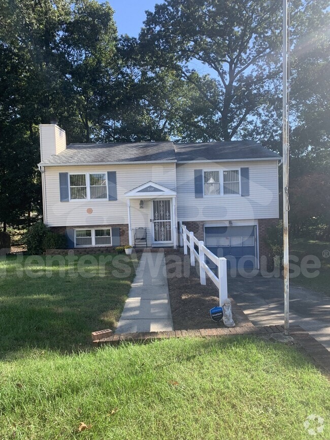 Building Photo - 7107 Avesbury Ln Rental