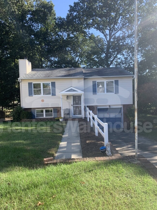 Building Photo - 7107 Avesbury Ln Rental