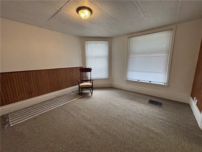 Photo - 612 W Church St