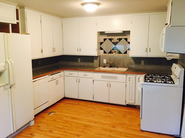 Photo - 1512 Iowa St