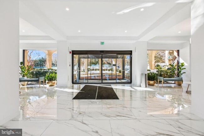 Photo - 501 Slaters Ln Unit 413