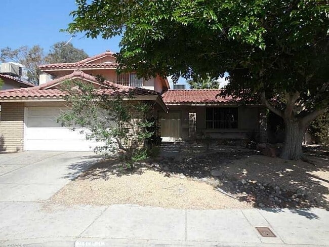 Building Photo - 3864 Red Rock St Rental