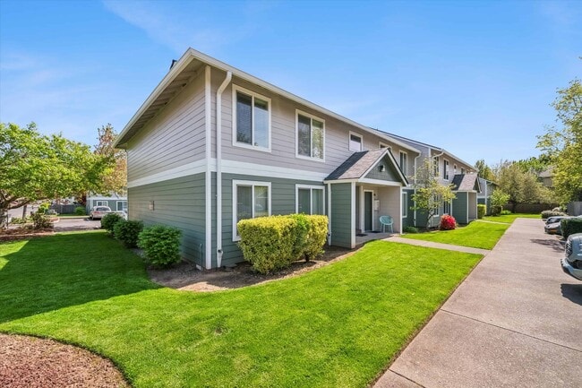 Photo - Bristol Court Apartments