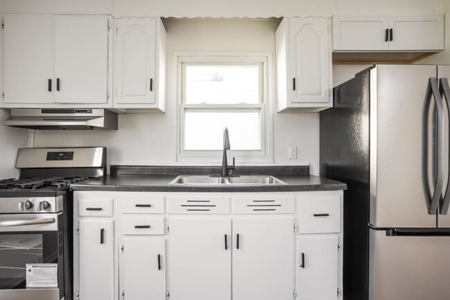 Photo - Newly Renovated 2 bed 1 bath unit.