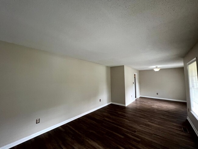 Photo - 109 Deerfield Dr