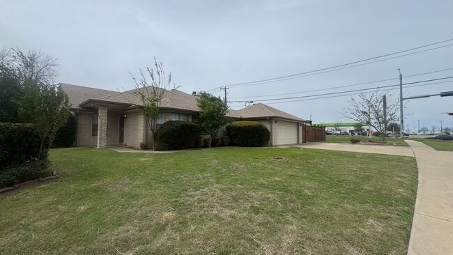 Photo - 3 Bedroom Home Conveniently Located off Stan Schlueter in Killeen