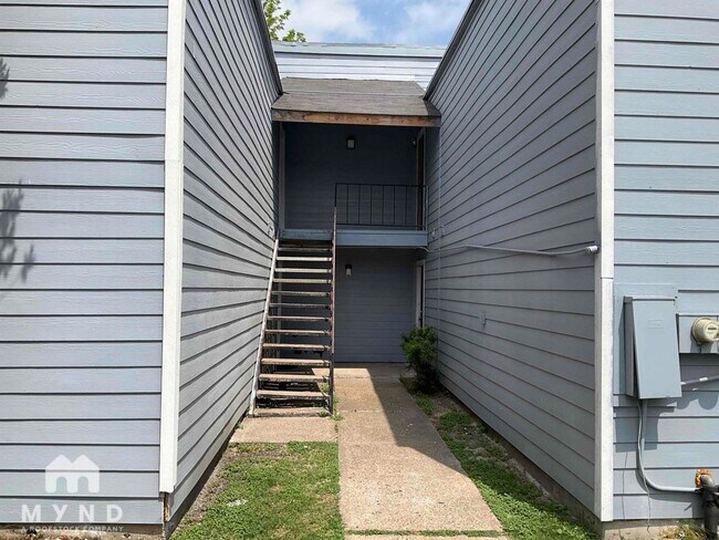 5625 Antoine Dr