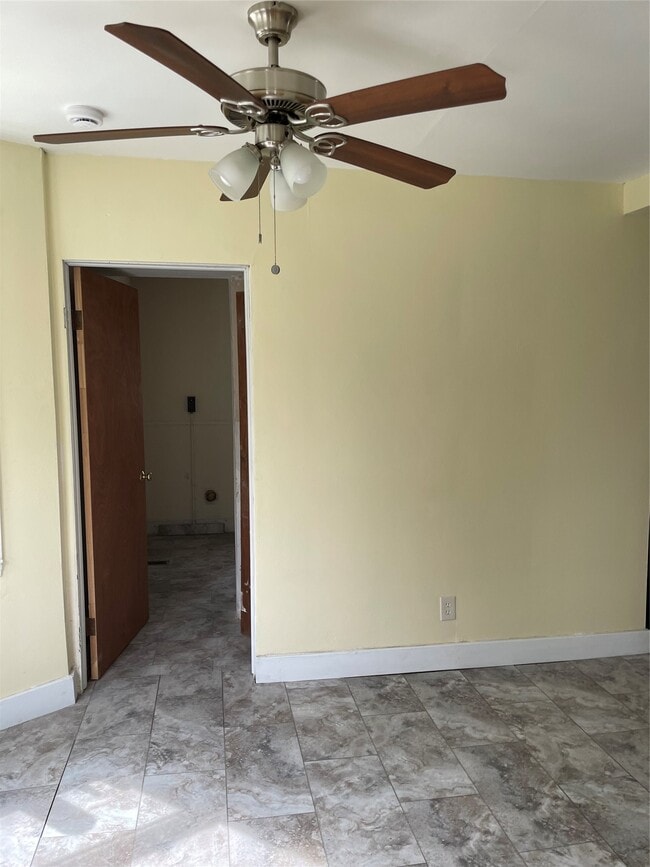 Photo - 167 Oak St Unit 1