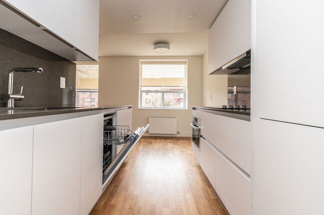 Building Photo - 56 Eccleston Drive Unit 207