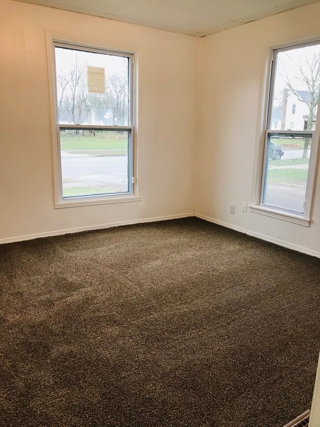 Photo - 616 W Wolf Ave