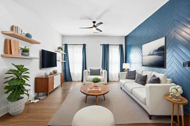 Building Photo - Renovated Bungalow in the West End