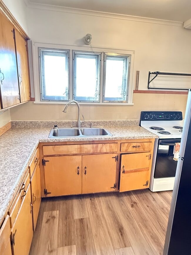 Photo - Charming 3-Bedroom Home in Midtown - Avail...