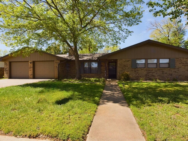 Generous 3-Bed, 2-Bath Home in Fredericksb... - Generous 3-Bed, 2-Bath Home in Fredericksb...