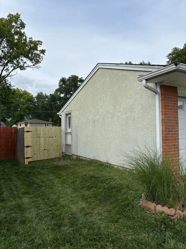 Photo - 4900 Kresge Dr