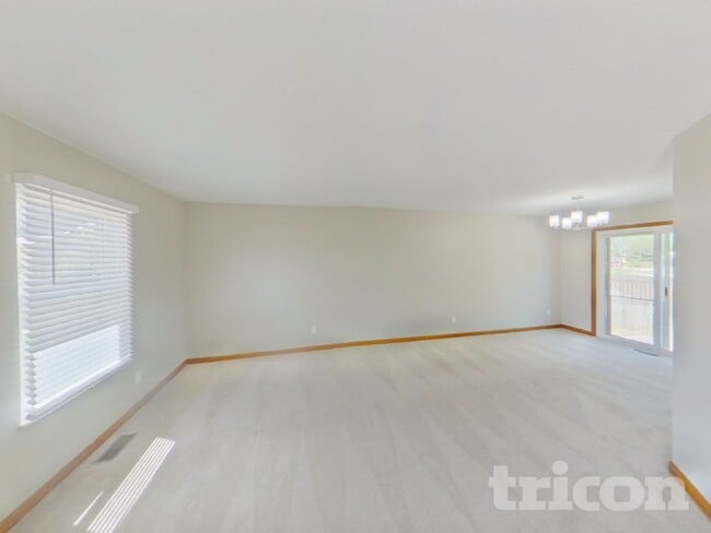 Photo - 1040 Catherwood Dr