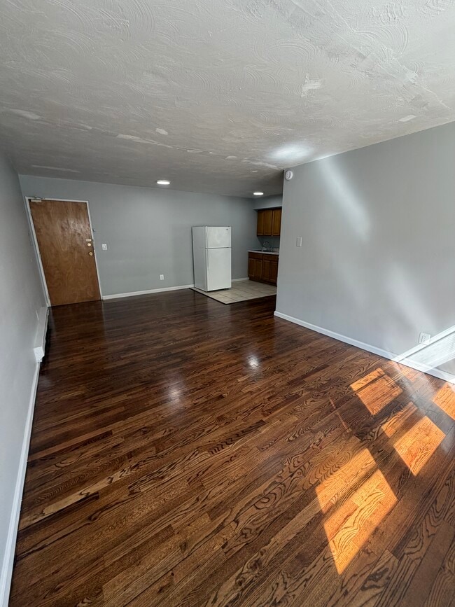 Photo - 337 E Grand Ave Unidad 3B