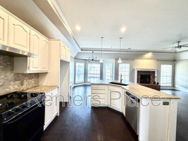 Photo - 3827 W Canton St