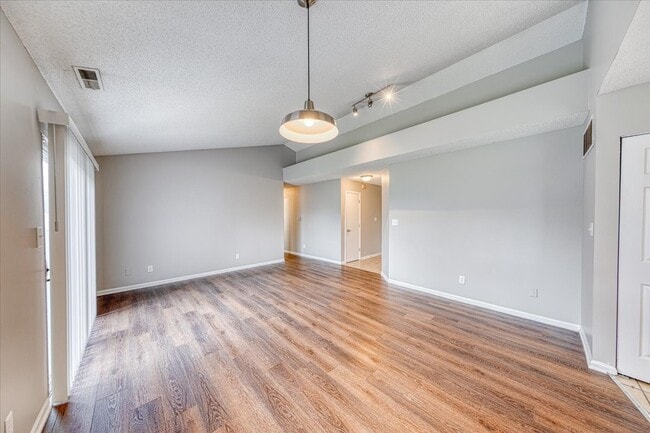 Photo - 2715 E 28th St